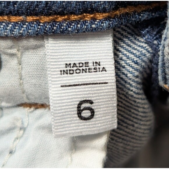 Loft Size 6 Denim Shorts Button Fly Rolled Cuffs Whiskered Medium Wash Boho - Picture 6 of 8